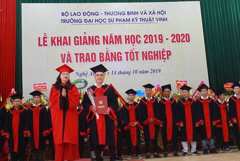 Trường Đại học Sư phạm Kỹ thuật Vinh khai giảng năm học mới 2019 - 2020.